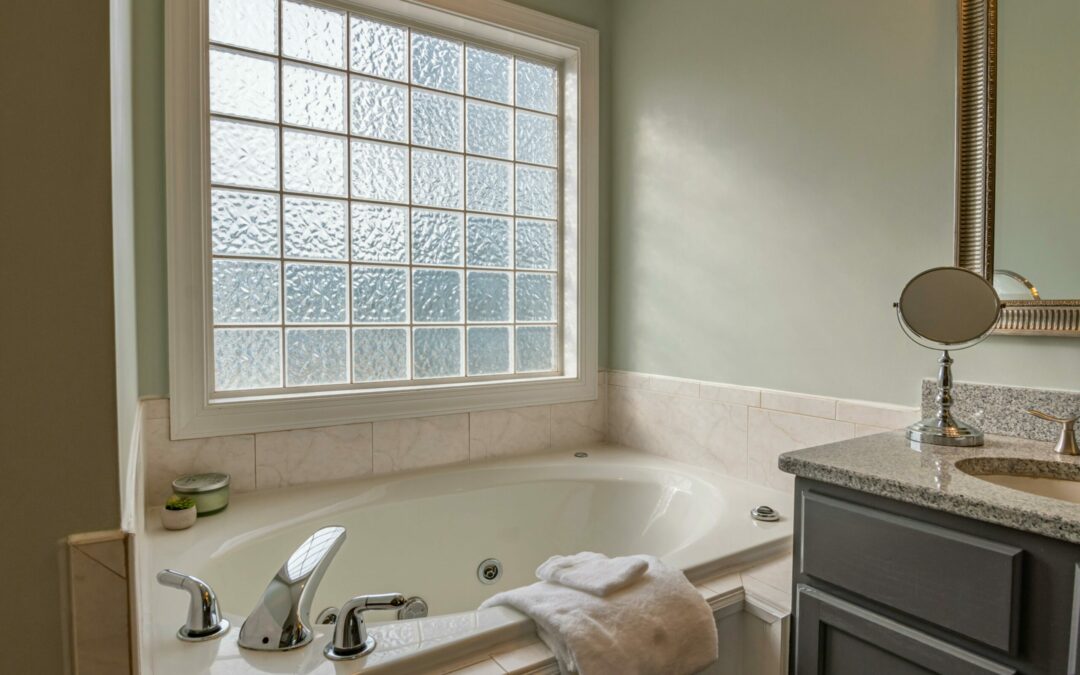 Tips til indretning af badeværelse: Skab et stilfuldt og funktionelt rum